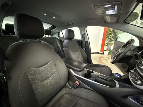 Used 2018 Chevrolet Volt LT image 14