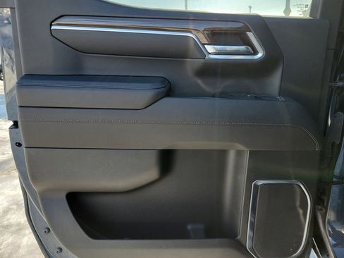 Used 2022 Chevrolet Silverado 1500 RST image 11