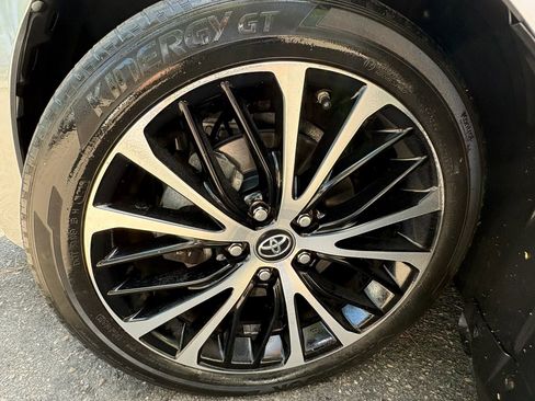 Used 2019 Toyota Camry SE image 39