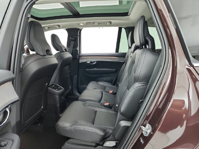 New 2026 Volvo XC90 T8 Ultra w/ Protection Package Premier AWD/4WD image 36