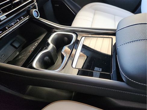 New 2026 Chevrolet Traverse High Country image 23