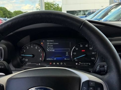 Used 2023 Ford Explorer XLT w/ Equipment Group 202A AWD/4WD image 7