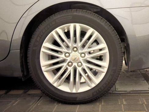 Used 2015 Lexus ES 350 w/ Luxury Package FWD image 7