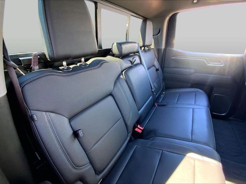 Used 2023 GMC Sierra 1500 SLT w/ SLT Premium Plus Package AWD/4WD image 19
