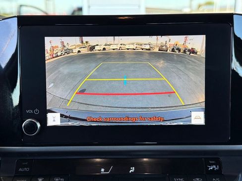 Used 2025 Toyota Camry LE image 28