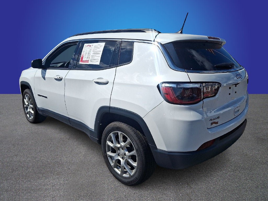 Used 2023 Jeep Compass Latitude AWD/4WD image 6