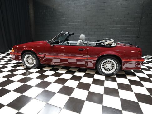 Used 1987 Ford Mustang GT RWD image 35