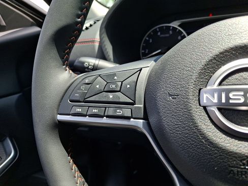 Used 2025 Nissan Sentra SR w/ Midnight Edition FWD image 20