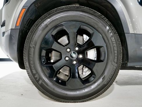 Used 2021 Land Rover Defender 110 SE image 33