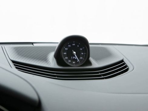 Used 2022 Porsche Taycan 4S image 25