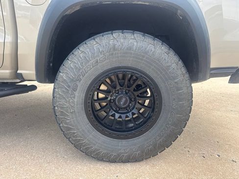 Used 2023 Chevrolet Colorado Trail Boss w/ LPO, Skid Plate Package AWD/4WD image 9