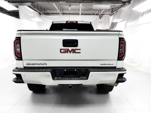 Used 2017 GMC Sierra 1500 Denali w/ Denali Ultimate Package AWD/4WD image 4