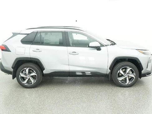 New 2025 Toyota RAV4 SE image 25