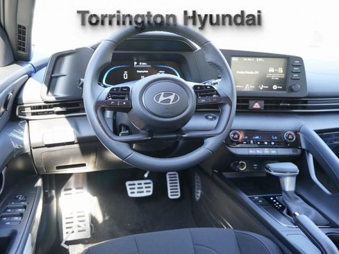 New 2025 Hyundai Elantra Sport image 16