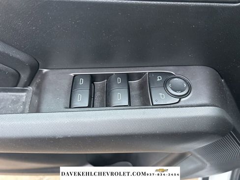 Used 2025 Chevrolet Colorado W/T image 11