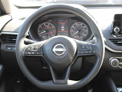 Used 2023 Nissan Altima 2.5 S FWD image 18