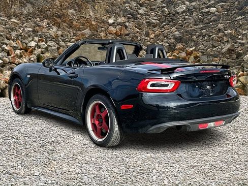Used 2018 FIAT 124 Spider Classica image 11