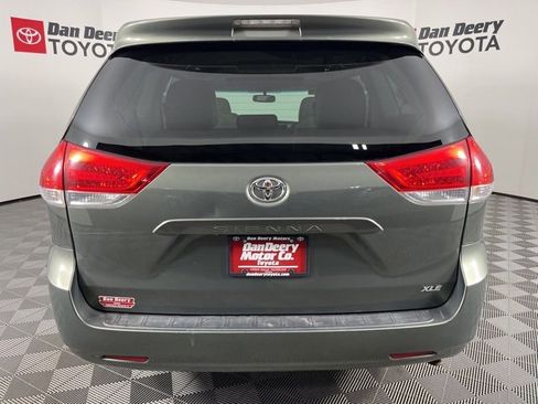 Used 2012 Toyota Sienna XLE image 24