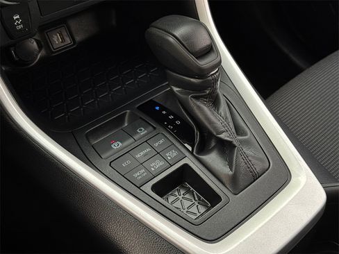 Used 2025 Toyota RAV4 LE image 26