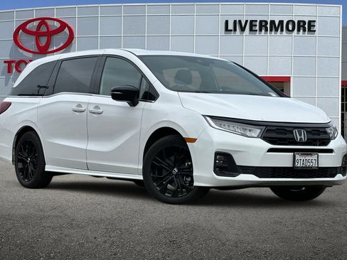 Used 2025 Honda Odyssey Sport-L image 2