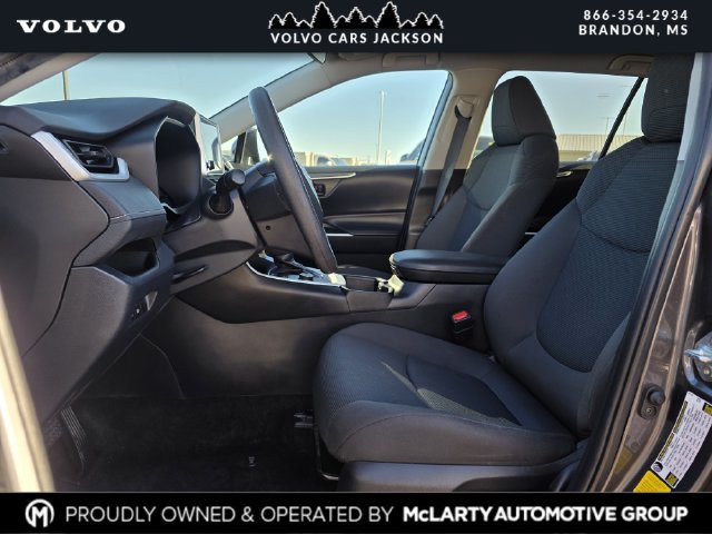 Used 2023 Toyota RAV4 LE AWD/4WD image 13