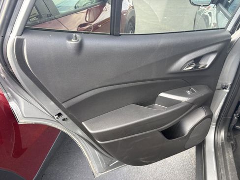 Used 2025 Chevrolet Trax LT w/ LT Convenience Package image 13