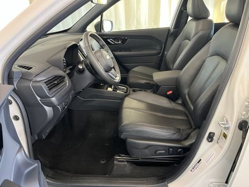 Used 2025 Subaru Forester Limited AWD/4WD image 4