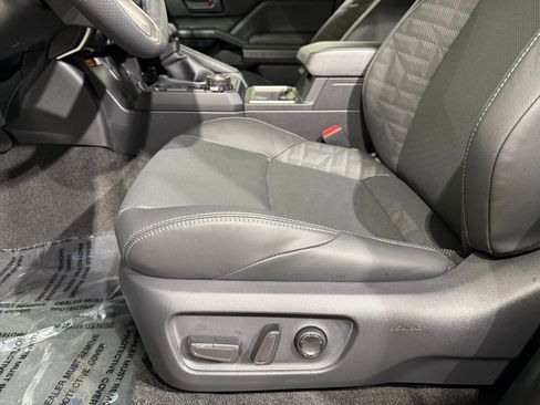 Certified 2025 Toyota 4Runner TRD Off-Road Premium image 13