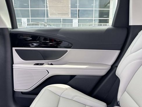 New 2026 Lincoln Nautilus Premier AWD/4WD image 15