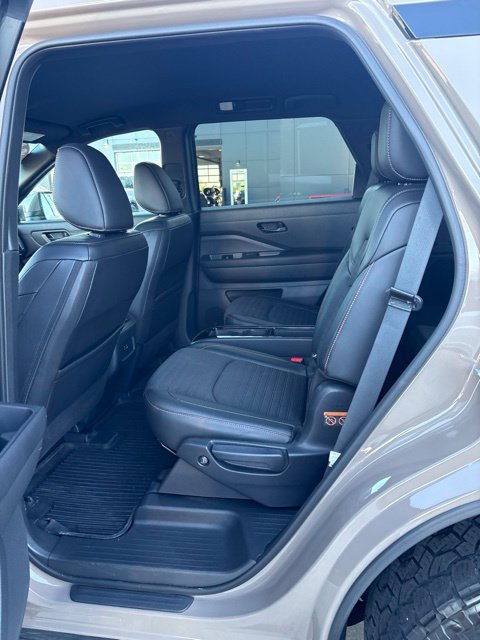Used 2023 Nissan Pathfinder Rock Creek AWD/4WD image 6
