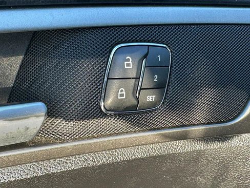 Used 2018 Ford Fusion SE w/ Fusion SE Technology Package image 17