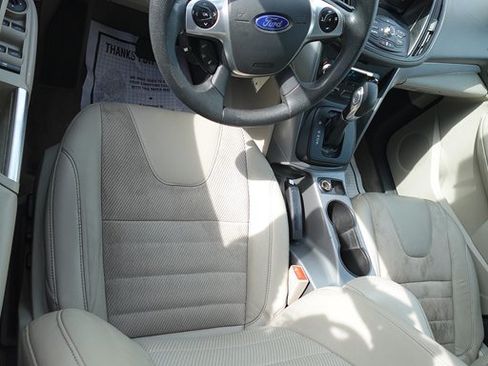 Used 2015 Ford Escape SE w/ SE Chrome Package FWD image 12