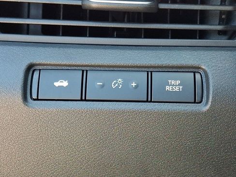 Used 2021 Nissan Altima 2.5 SV FWD image 23