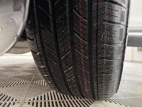 Used 2023 Ford Explorer XLT w/ Equipment Group 202A image 13