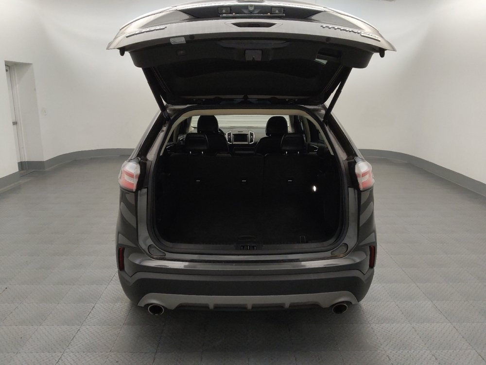 Used 2019 Ford Edge Titanium FWD image 29