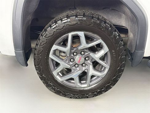 Used 2023 GMC Sierra 1500 SLT w/ SLT Premium Package AWD/4WD image 35
