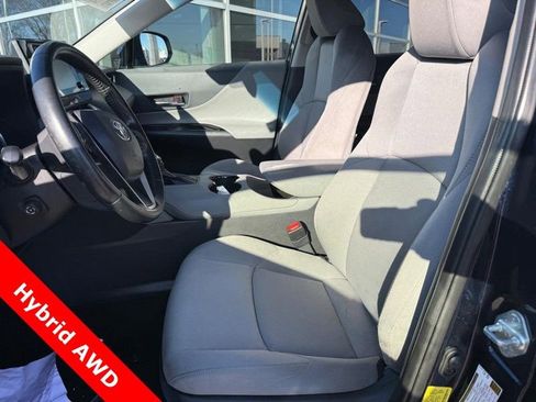 Used 2021 Toyota Venza LE w/ Carpet Mat Package (TMS) image 16