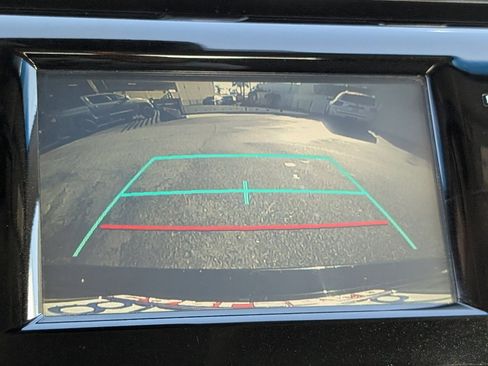 Used 2018 Toyota Camry LE image 6