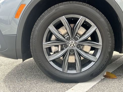 Certified 2022 Volkswagen Tiguan SE image 10