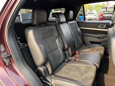 Used 2019 Ford Explorer XLT w/ Equipment Group 202A FWD image 20