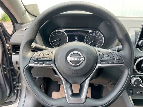 Used 2025 Nissan Sentra SV w/ Trunk Package image 22