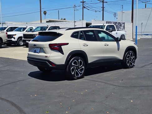 New 2026 Chevrolet Trax RS w/ Sunroof Package FWD image 6