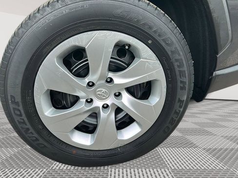Used 2022 Toyota RAV4 LE image 26