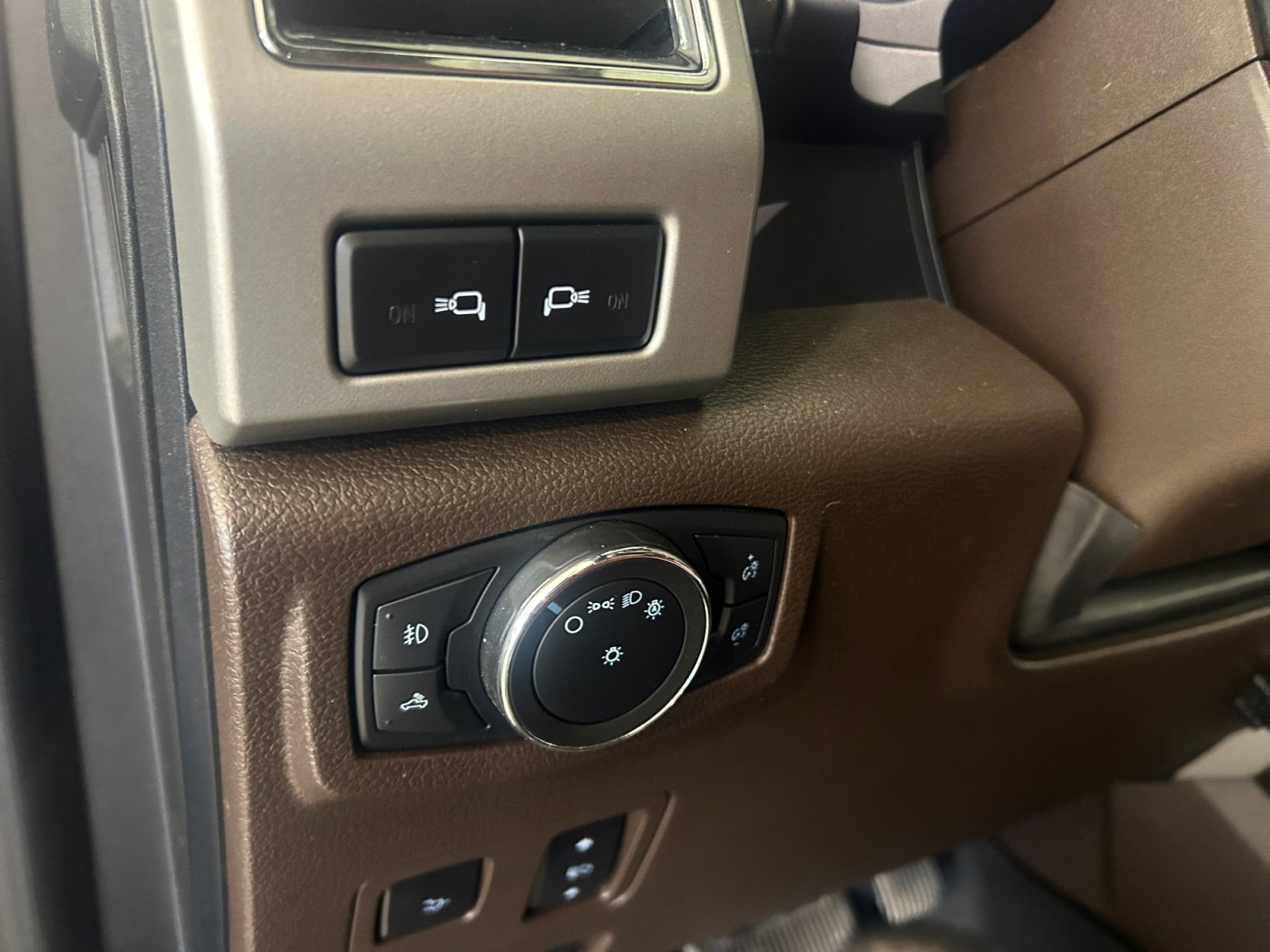 Used 2021 Ford F350 King Ranch w/ King Ranch Ultimate Package AWD/4WD image 16