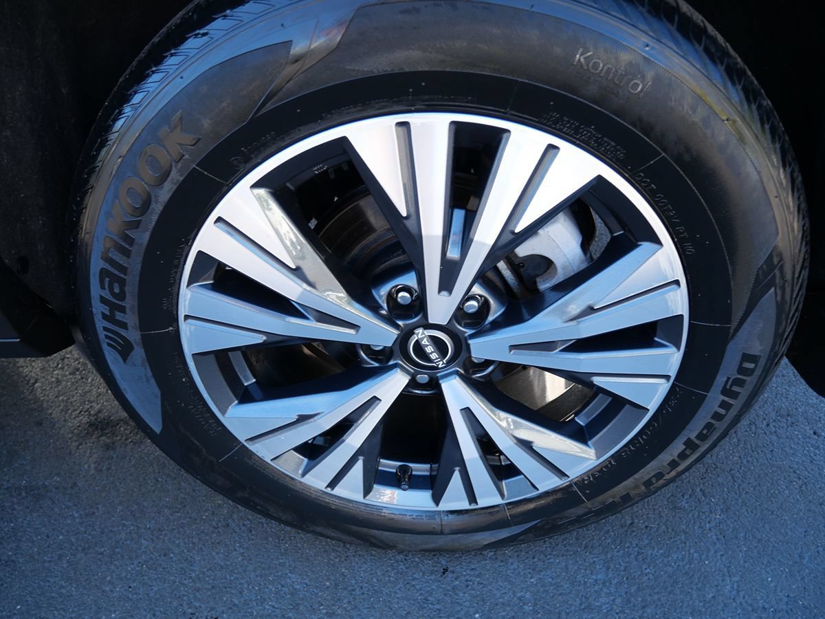 Used 2023 Nissan Rogue SV AWD/4WD image 33