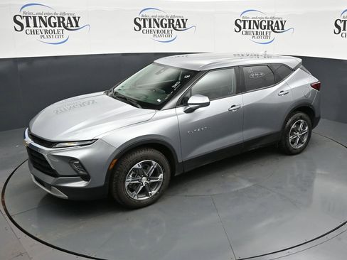 Used 2025 Chevrolet Blazer LT FWD image 11