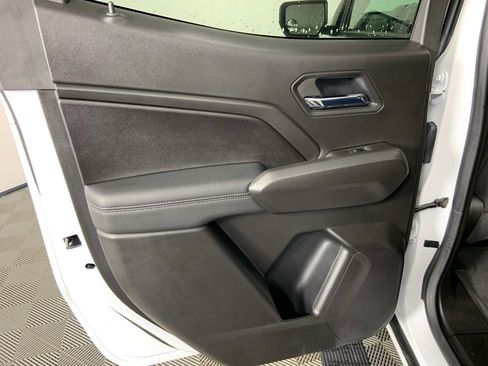 Used 2025 GMC Canyon Elevation w/ Convenience Package image 18