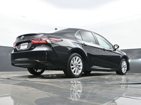 Used 2023 Toyota Camry LE image 27
