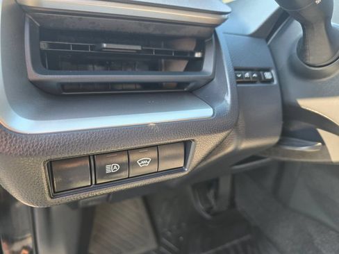 Used 2024 Toyota Prius LE AWD/4WD image 19