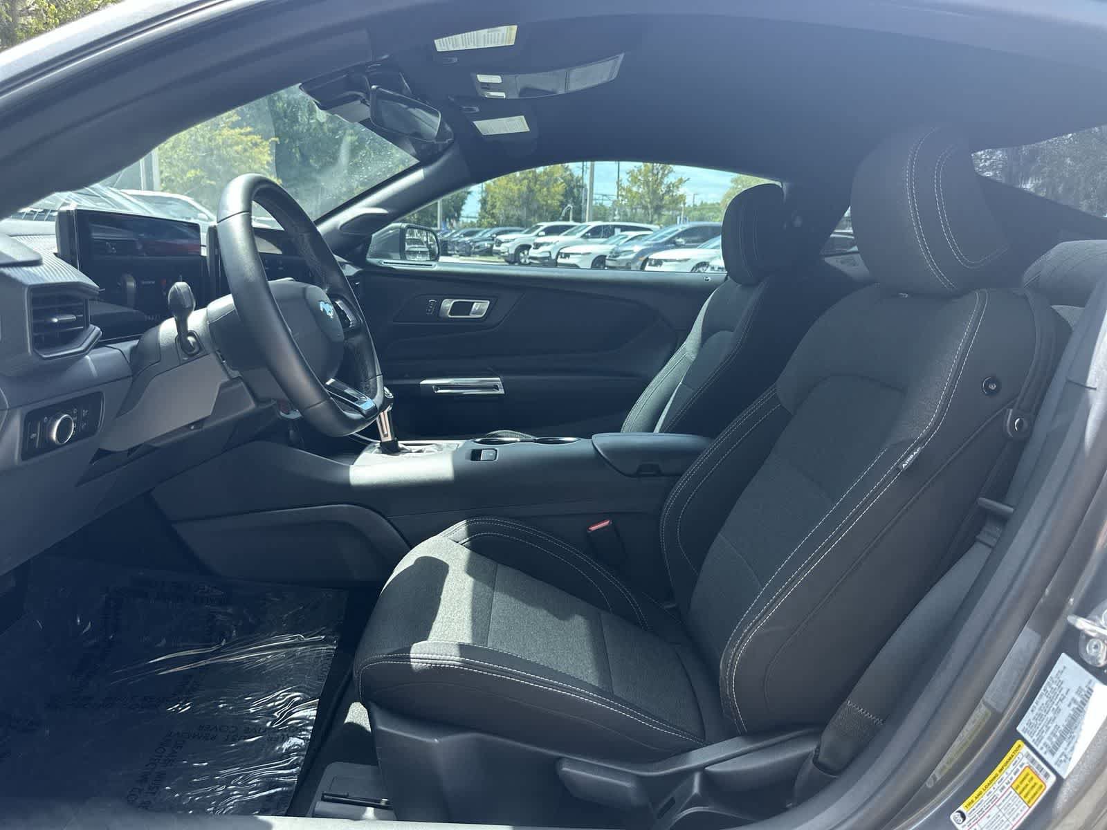 Used 2025 Ford Mustang Coupe RWD image 13